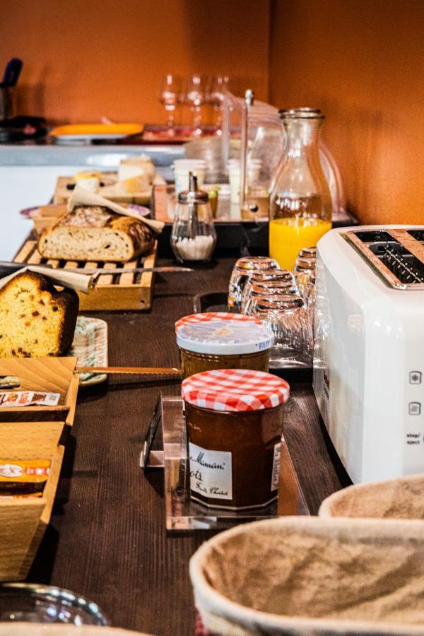 Hotel Restaurant Le Foirail Saint-Haon 外观 照片